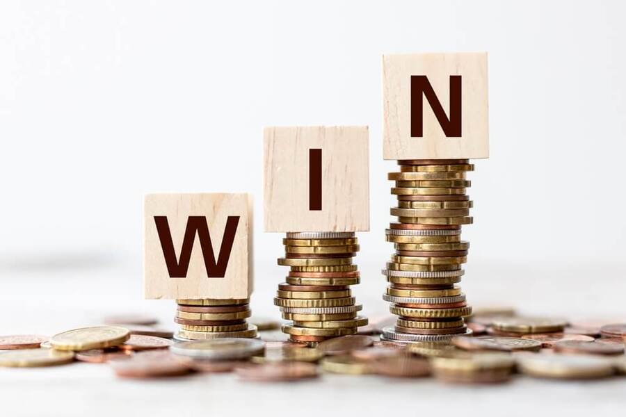 21. dubna 2026 se v&nbsp;loterii EuroMillions usmálo štěstí rovnou na tři sázející, kteří si rozdělí celkem 144,5 milionu eur.