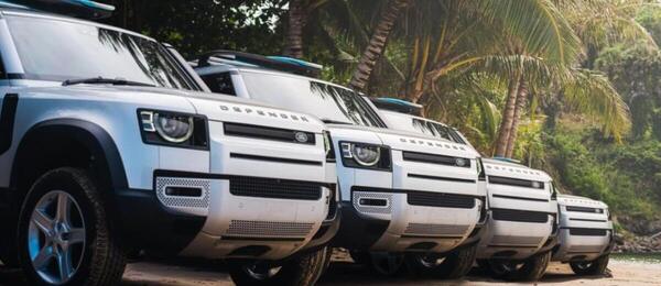 Hrajte dnes o poslední 4 kusy luxusních vozů Land Rover Defender.